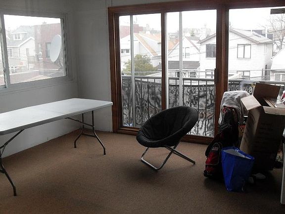 5th image of 1938 W Diversey Pkwy #1W