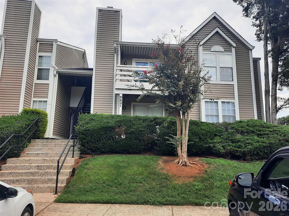 1st image of 9621 Vinca Cir