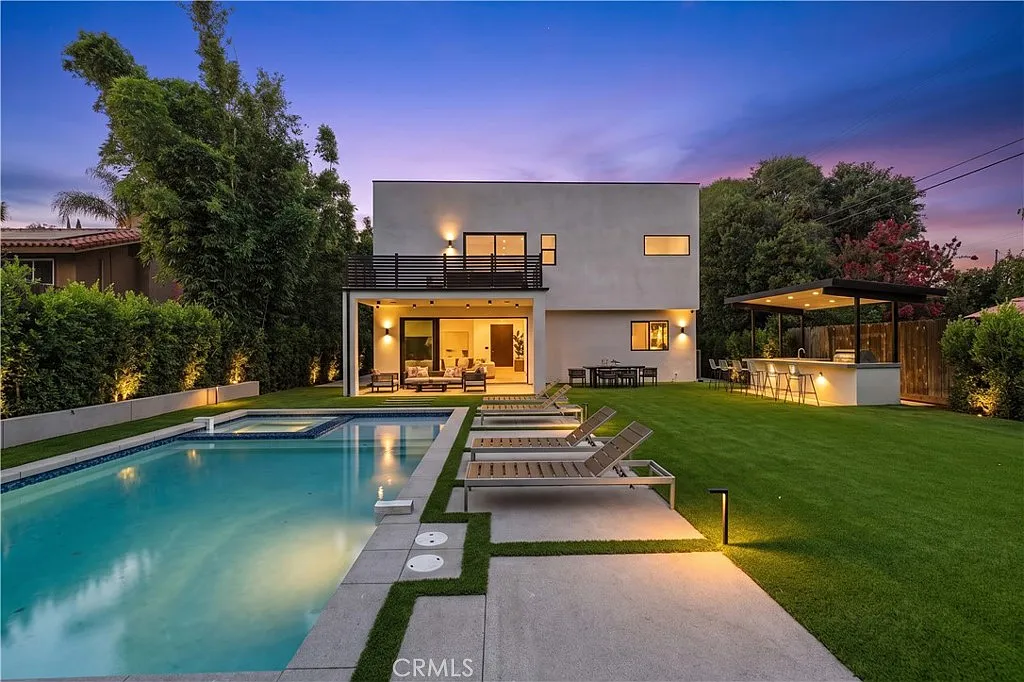 5 bed, 5.5 bath, 3413 sqft, $22,500 — Photo 1