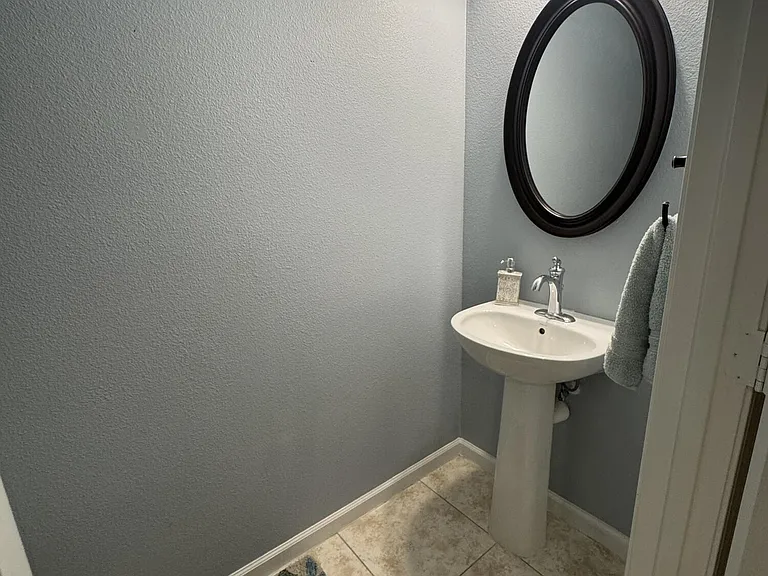 6789 Roundleaf Dr — Photo 6