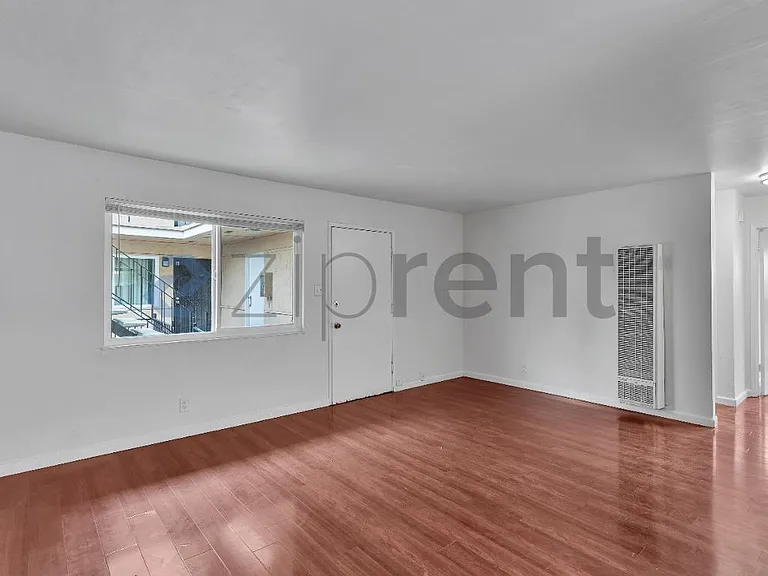 2341 21st St #B — Photo 15