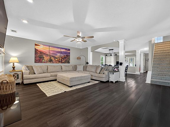 2nd image of 148 Flagstone Way