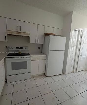 5th image of 3004-21300 NE 8th Ct #3004