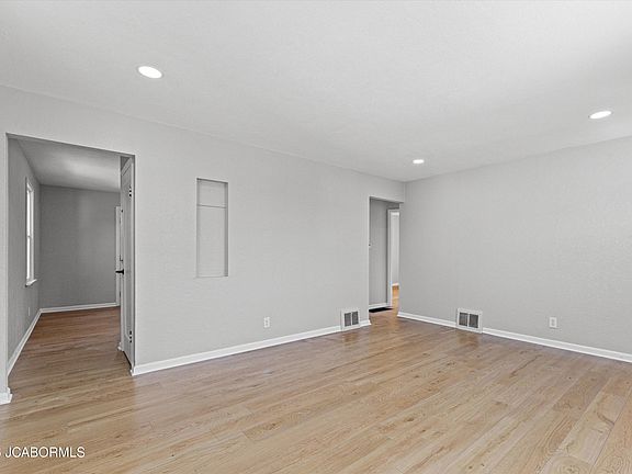 5th image of 1519 Tanner Bridge Rd