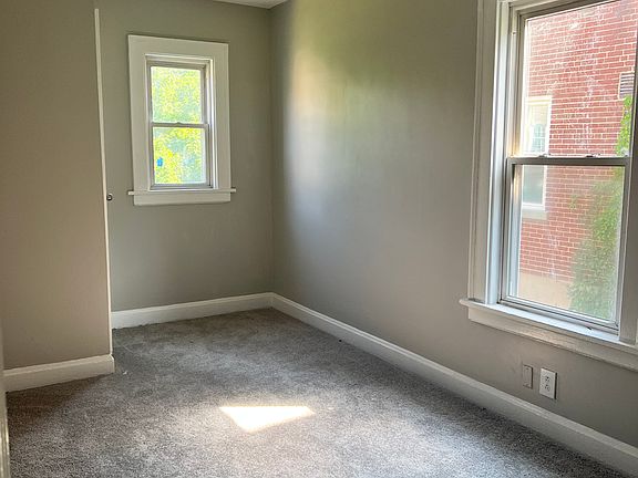 5th image of 3720 Beatrice Dr #1