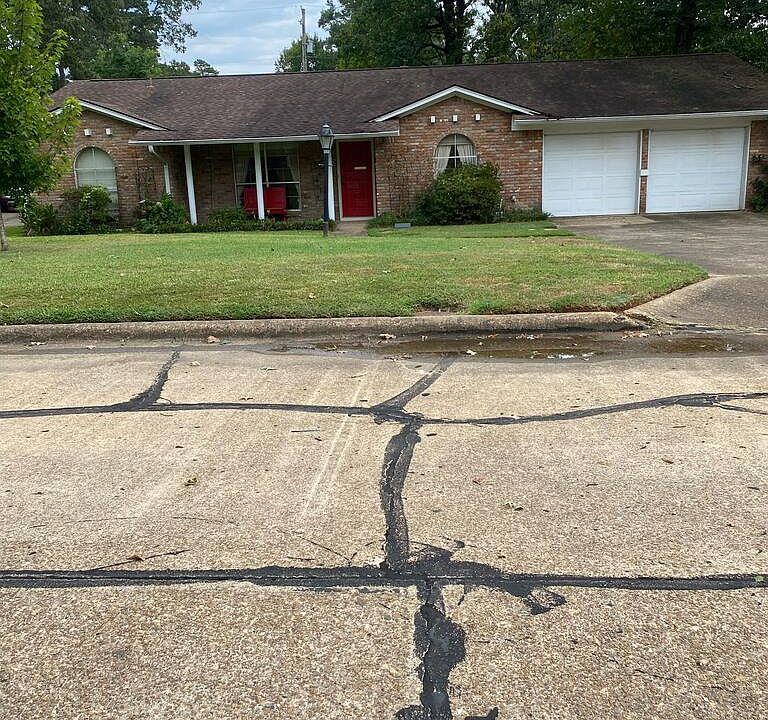 1st image of 81 Valley Rd