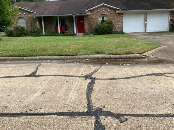 81 Valley Rd, Texarkana, TX 75503