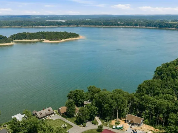 93 Lakeview Dr, Scottsville, KY 42164