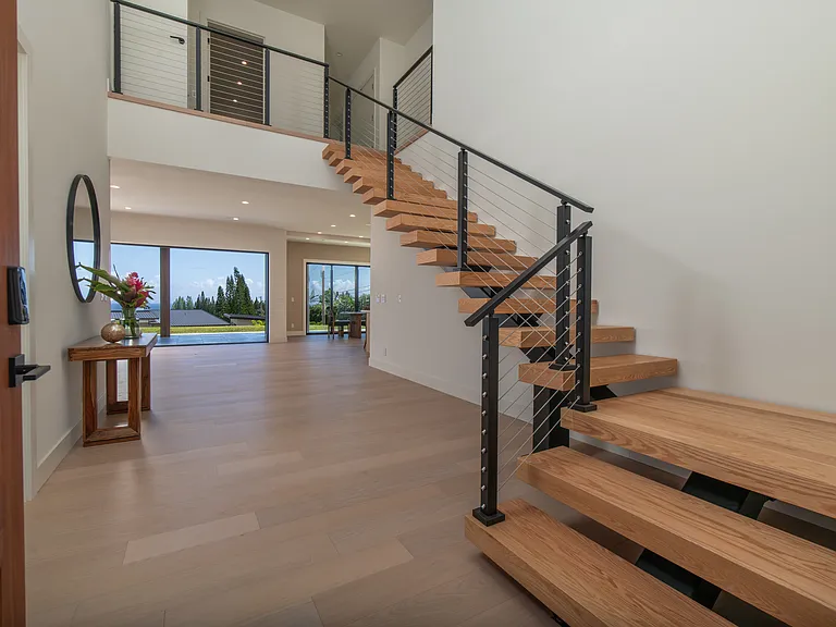 111 Mehana Rd — Photo 2