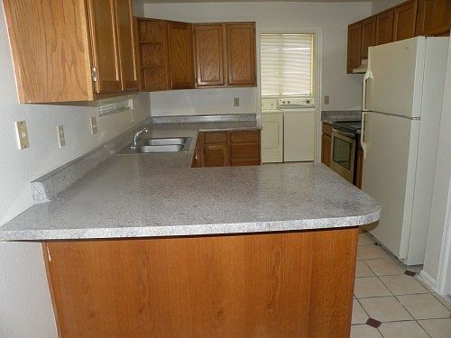 3rd image of 1451 E Divot Dr