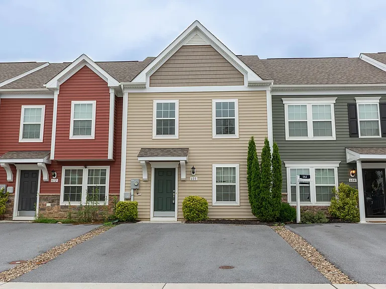 608 Thumper Dr — Photo 2