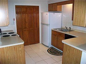 4th image of 400 West Ave Unit E5