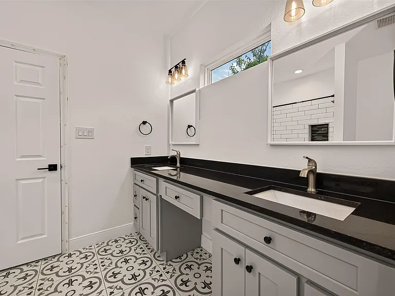 1343 Alpha Ln — Photo 33