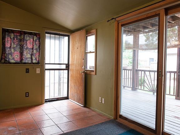 3rd image of 2039 N Race St