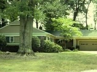 30215 Winsor Dr, Bay Village, OH 44140