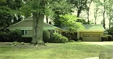 30215 Winsor Dr photo 1