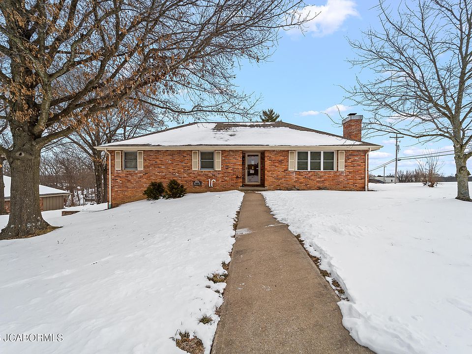 1st image of 100 Kingsbury Ct