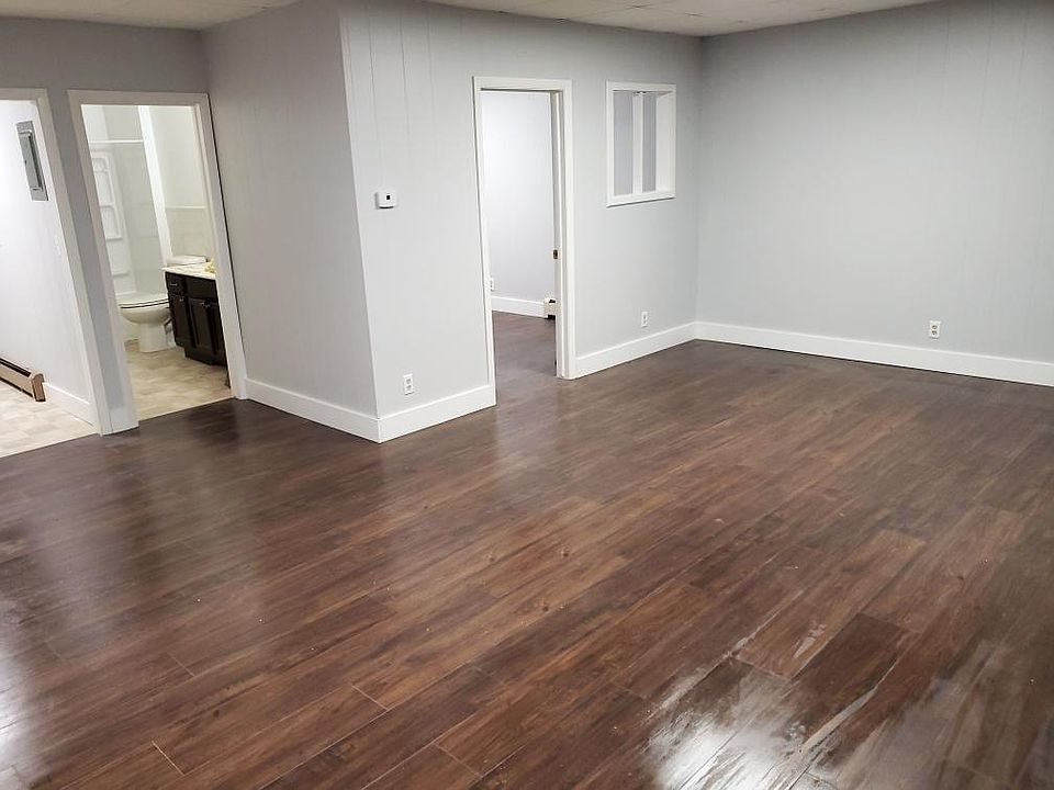 1st image of 516 Main St E