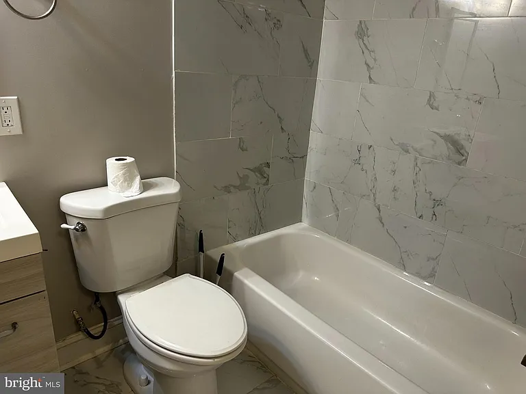 6723 Averett Ct — Photo 16