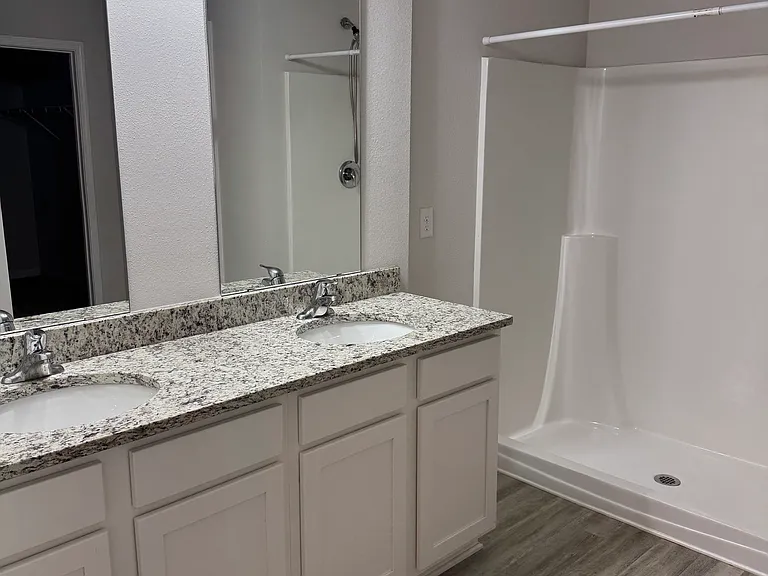 5162 Gaineswood Dr — Photo 15