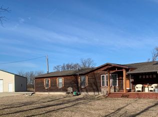 1915 N Donmyer Rd, Solomon, KS 67480