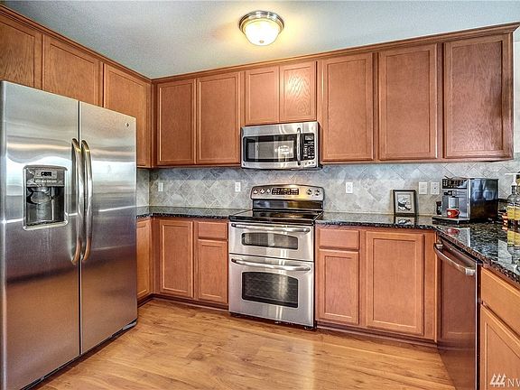 5th image of 19106 18th Ave E