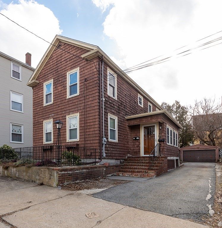 26 Home St Beverly MA 01915 Zillow   9b8fa366f384af70e76c12beddac6013 Cc Ft 1536 