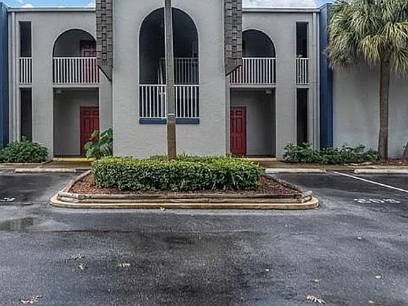 3rd image of 3147 29th Ave N APT 105