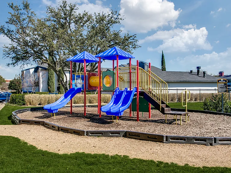 Lexington Apartment Homes