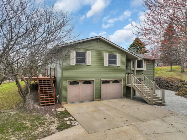 2201 Crossway ROAD, Burlington, WI 53105