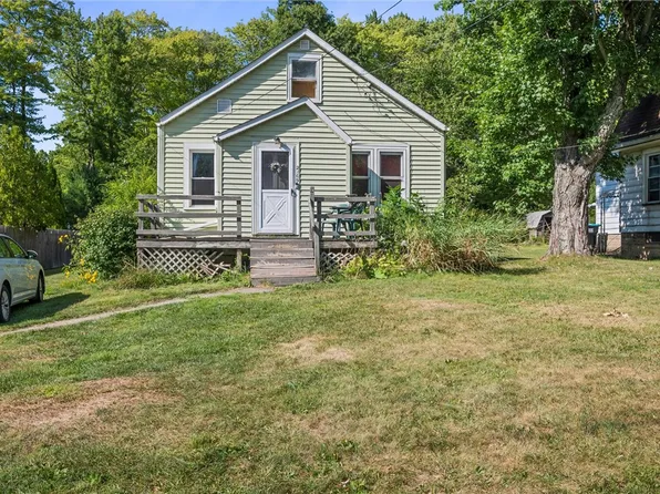 2109 Woodbine Dr, Hermitage, PA 16148