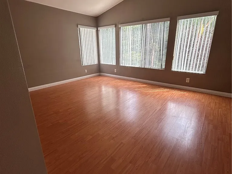 16374 Whitefield Ct — Photo 11