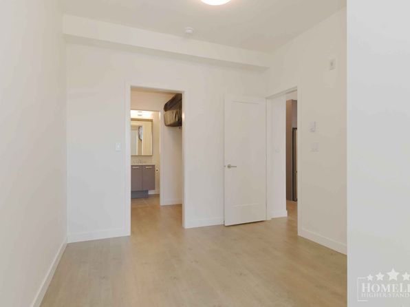 2 bedroom rental in Surrey — photo 10