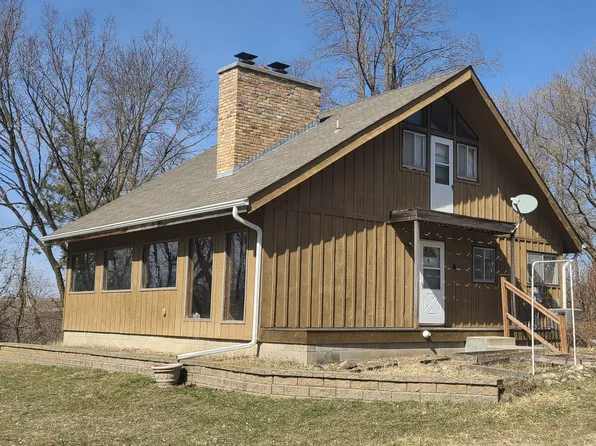 9630 10th St SW, Howard Lake, MN 55349
