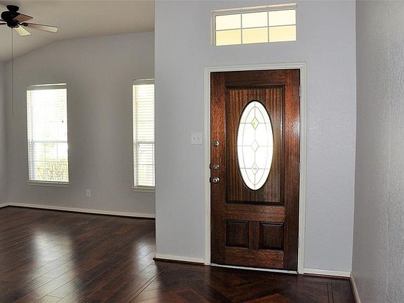 4th image of 7409 Newport Ln