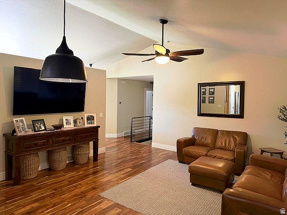 3rd image of 9428 S Sid Cir