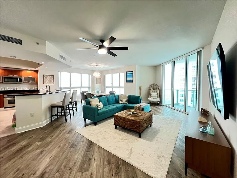 231 Riverside Dr #1210 — Photo 6