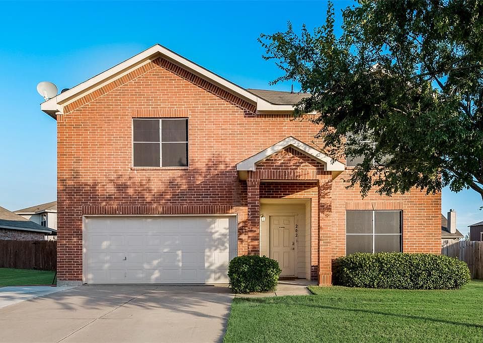 1st image of 202 Equestrian Dr