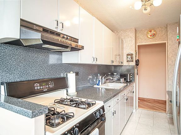 5th image of 448 Neptune Ave APT 15D