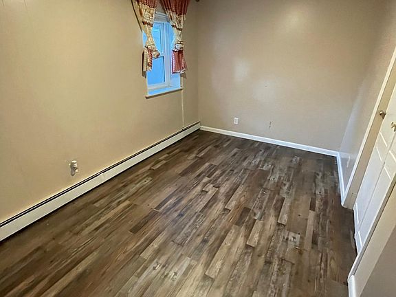 5th image of 1574 E 98th St Floor 1