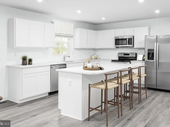 375 Mutual Dr, Inwood, WV 25428