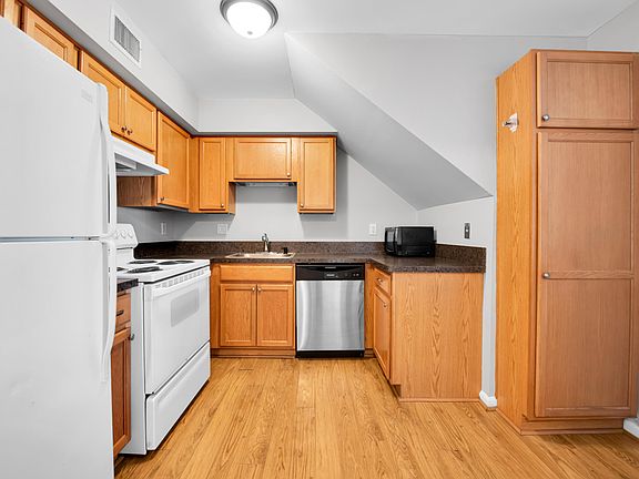 2nd image of 234 Pinewood Dr