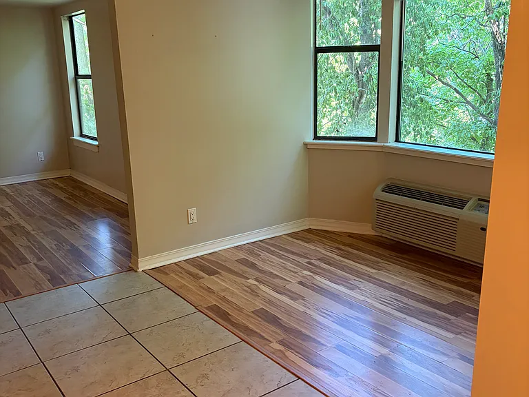 4 Douglas St #1 — Photo 3