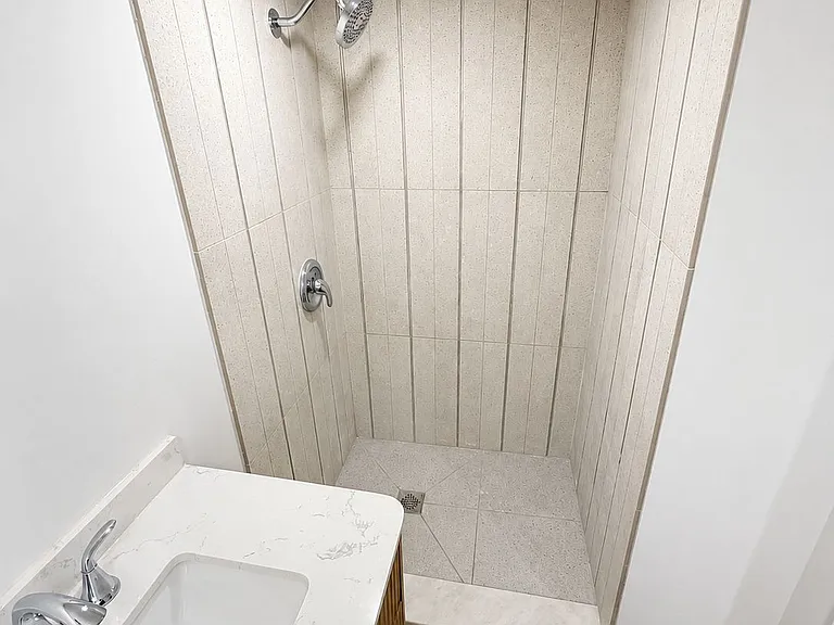 43 Belvidere Ave #LOWER — Photo 14