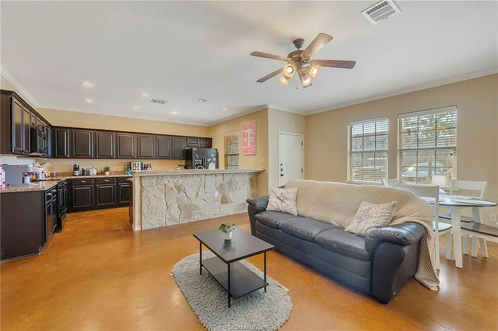 4 bed, 1853 sqft, $600 — Photo 3