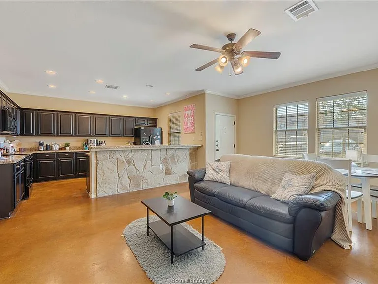 3303 Airborne Ave — Photo 3
