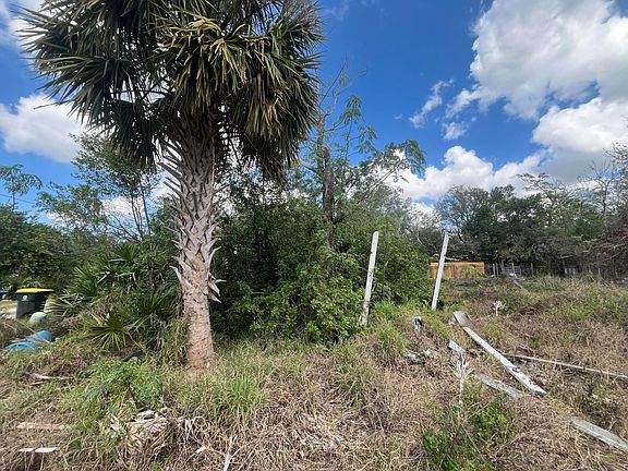 2nd image of 3608 Smithtown Road