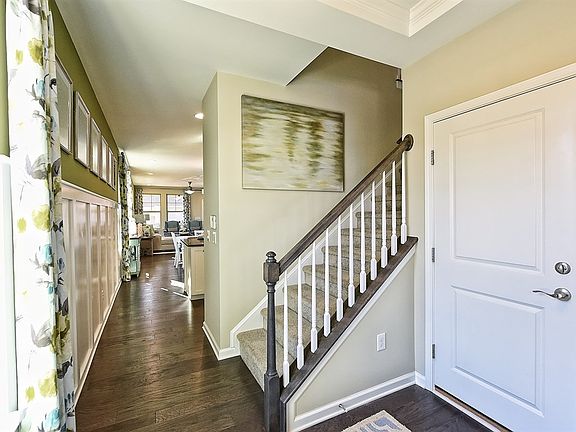 5th image of 1018 Santiago St