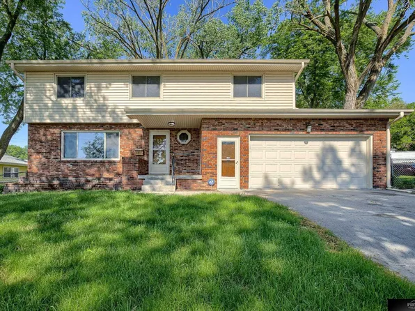 2202 Jackson St, Bellevue, NE 68005