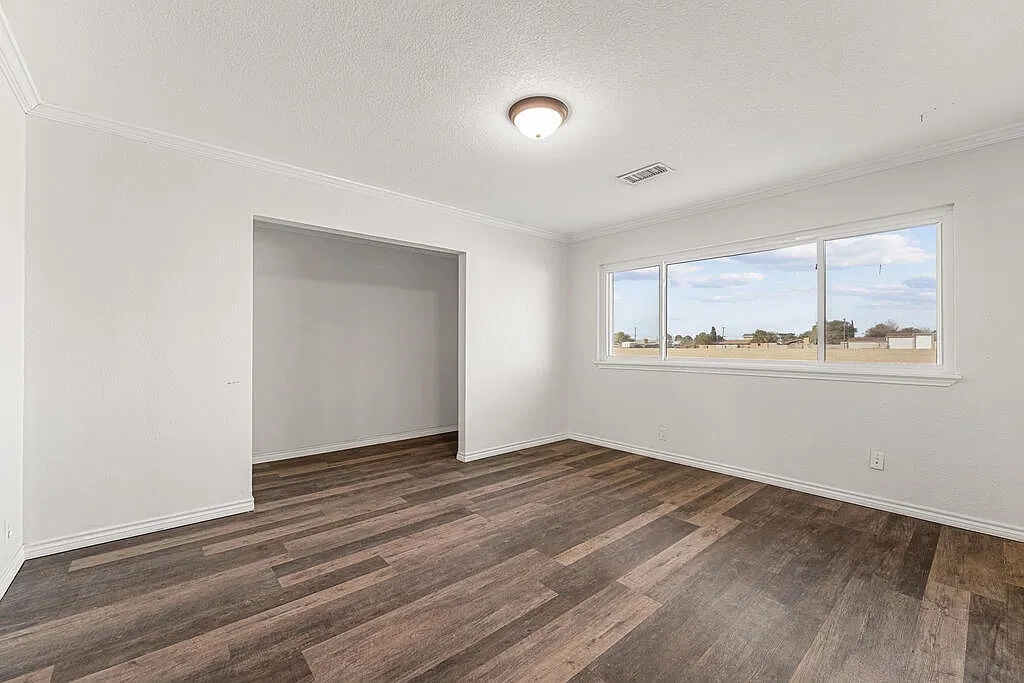 4 bed, 2.0 bath, 2461 sqft, $2,750 — Photo 3